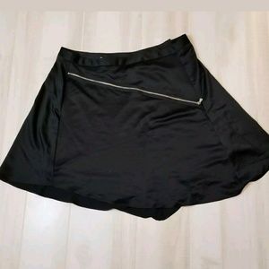 Lane Bryant Black Zipper Accent Skirt